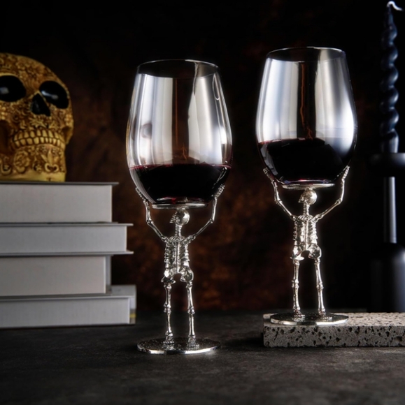 🆕 Well Dressed Home Set of 2 Wine Glasses, Halloween Skeleton Hand Wine Glasses - Picture 10 of 12
